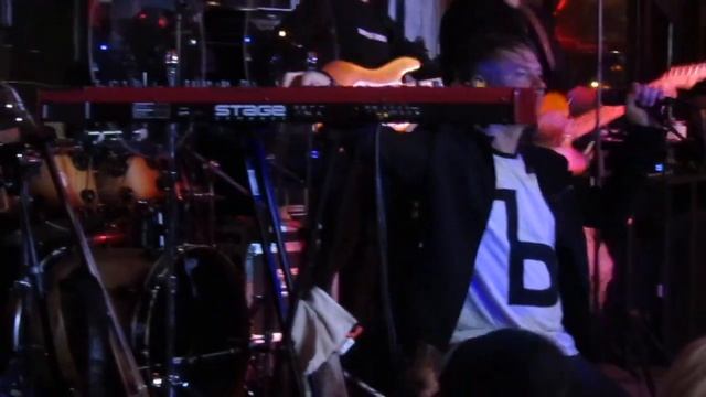 Ундервуд - Платье в горошек смотреть онлайн