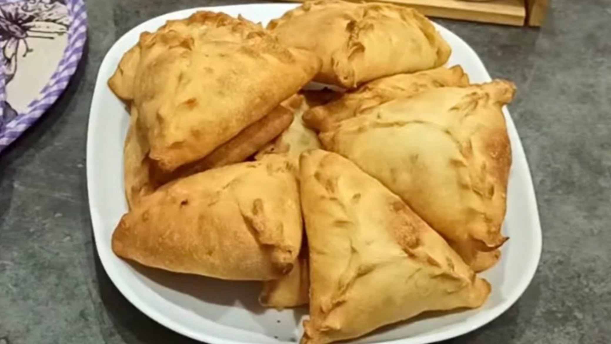 Треугольники с картошкой в духовке / Татарские треугольники с картошкой на кефире + рецепт теста