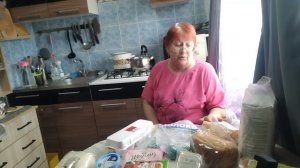 Зашли в Пятёрочку после дачи.