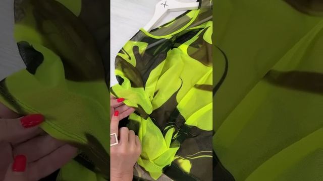 Стильная и яркая футболка из сетки💚 смотреть онлайн