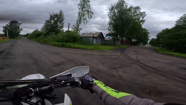 Первый раз катнул на Husgvarne😈Можно продавать свой мот ?? смотреть онлайн