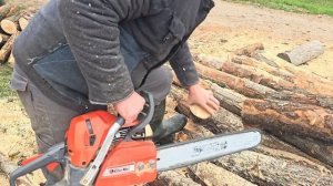 Бензопила Oleo-mac GS650 в работе. Распиловка дров.