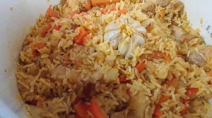 Плов узбекский с изюмом.