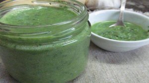 Соус из шпината с чесноком