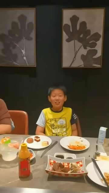 uDATWRZqH_0 - Lifestyle Beautiful Train Teppanyaki street food,restaurant,BBQ,Pub street#Short#Short