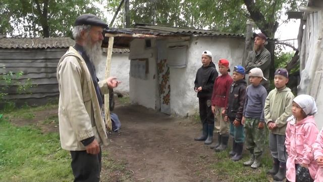Василиса берёт лагерных пасти коров. 17. 06. 2016