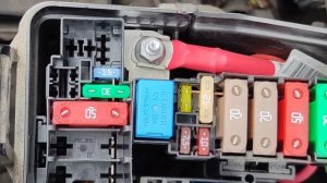 Короткое замыкание в блоке предохранителей Lada Xray Cross