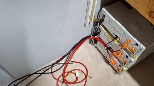 Монтаж Deye 20k 48V 3 фазы гибридный инвертор + АКБ / потребл