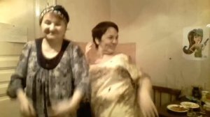 2 бабушки танцуют №1