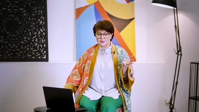 Возраст и стиль: как роскошные дамы сочетают элегантн? смотреть онлайн