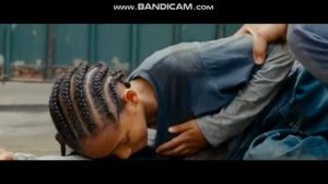 Мистер Хан защищает Дре от Чэна и его друзей. Каратэ-па