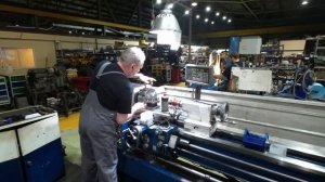 Нарезание резьбы метчиком на 185 оборотах.