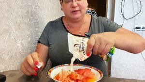 И ТАНЦЫ И САЛАТ И ДЫНЯ😉/ВЕЧЕР У ДОЧЕНЬКИ/ПОКА ОНА ГОТОВИТ МНЕ,я ГОТОВЛЮ ЕЙ😉/А ВИКА РАЗВЛЕКАЕТ/ВЛОГ