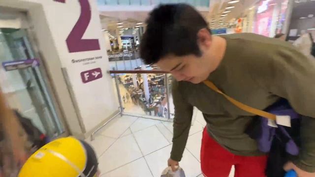 ВОВА И МУХАНДЖАН ИДУТ ПОКУПАТЬ СКЕЙТЫ - Vatarls, MuhanJan смотреть онлайн