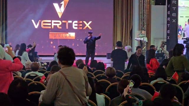 Серікбол Сайлаубек - Миллион алых роз смотреть онлайн