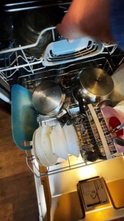 А та, которая не умеет просить работает сама