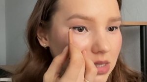 Как нарисовать стрелки на нависшем веке? | растушеванн