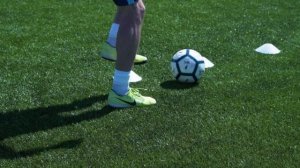 Ведение мяча в футболе упражнения