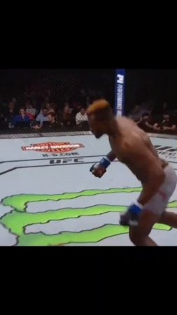 Лучшие нокауты UFC (Подписывайтесь на наш канал и ставьте лайки)