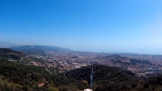 Вид на Барселону с Тибадабо. смотреть онлайн