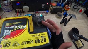 КАК СНЯТЬ АККУМУЛЯТОР в AUDI Q7