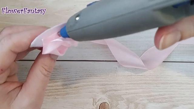 Розы из атласной ленты /Цветы своими руками