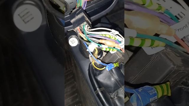 Подключение магнитолы через замок зажигания.