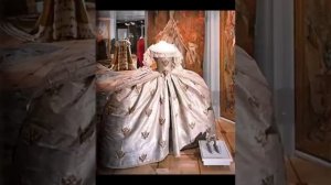 УКРАШЕНИЯ И ПЛАТЬЯ ЕКАТЕРИНЫ ВЕЛИКОЙ…