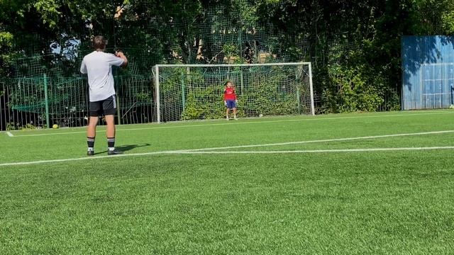 УДАРНАЯ СЕРИЯ С МЯЧОМ JABULANI | НАКЛБОЛ СЛОМАЛ ВРАТАРЯ смотреть онлайн