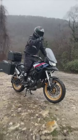 Это CYCLONE RX600 ADV, а кто ты под дождем?