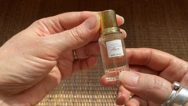 Аромат хризантем от Estee Lauder - Private Collection Legacy. Сравниваю ?