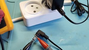 Блок питания D-link AF0605-E выдает 6,4В, особенности, ремонт.