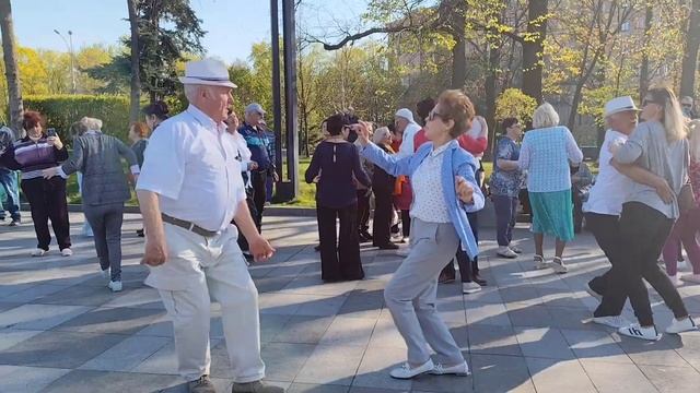 БЕЛАЯ СИРЕНЬ! ТАНЦЫ ХАРЬКОВ АПРЕЛЬ 2025 #харьков смотреть онлайн