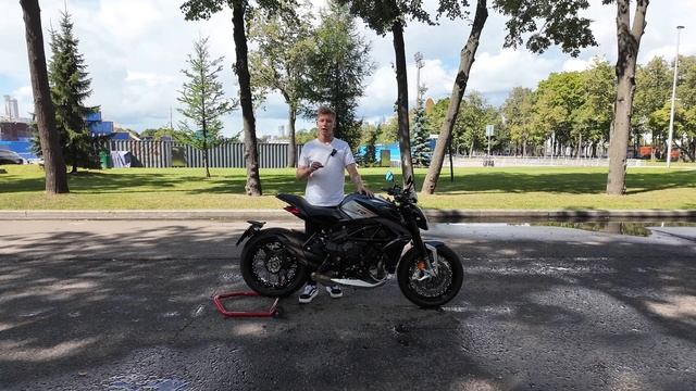 MV Agusta Dragster 800 RR - Самый эмоциональный мотоцикл для горо? смотреть онлайн