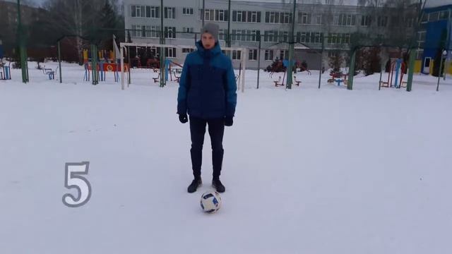 ТОП 9 способов красиво поднять мяч от Freestylers Show смотреть онлайн