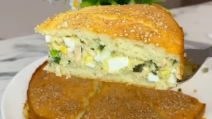 Заливной ПИРОГ с Тунцом...🥧🐟🍽😋    Рецепт в описании ✍️