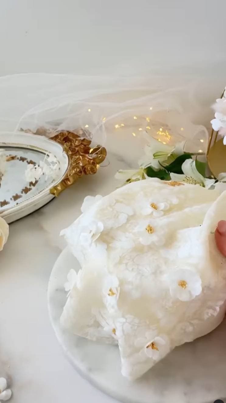 Нежная вуаль из рисовой бумаги.