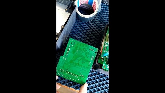 HY01D523B Установка межплатного экрана от помех смотреть онлайн