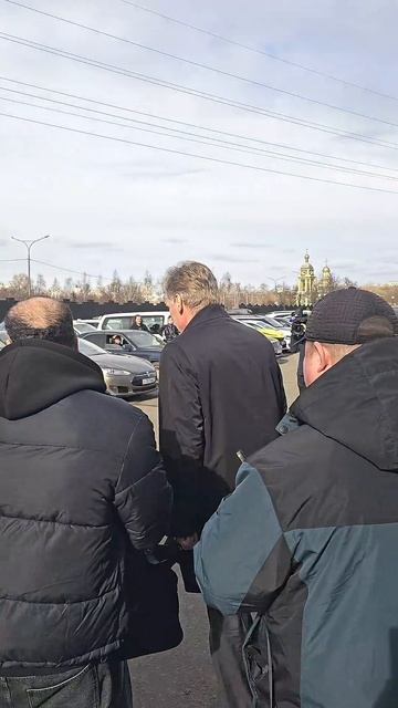 Дмитрий Песков, как за ним бегают чтобы сфотографиров? смотреть онлайн