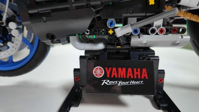 Кто ты, пришелец?| Обзор набора Lego 42159 Yamaha MT-10 смотреть онлайн