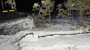 МТЛБ вытаскивает вездеход ХИЩНИК из БОЛОТА!!!