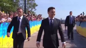 🔴6 лет назад Зеленский стал президентом Окраїны.  Год, как он нелегитимный президент Окраїны!🔴