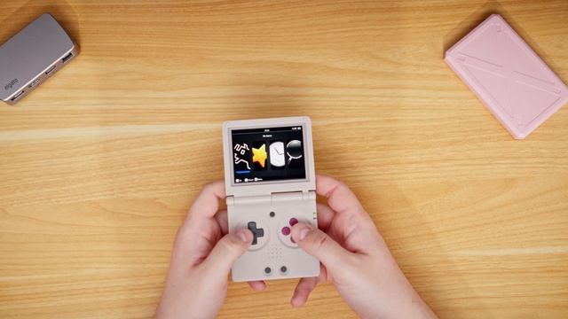 Бюджетная раскладушка для ретро игр - Anbernic rg35xxsp смотреть онлайн