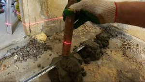ЗАЛИВКА СТЯЖКИ ПОЛА. Опытный строитель показал подроб