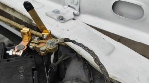 Выключатель массы аккумулятора.