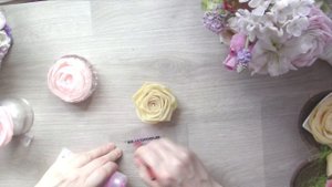 Цветы -свечи из пчелиного воска от Риты. Beeswax Flower Candles by