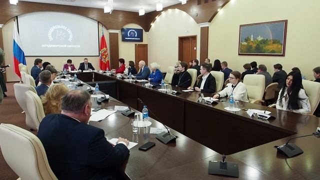 В Заксобрании региона провели круглый стол на тему па? смотреть онлайн