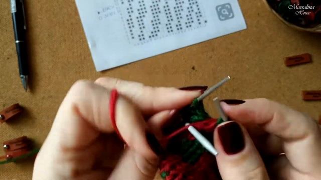 Три петли вместе в двойном жаккарде смотреть онлайн