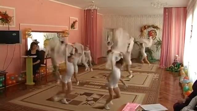 Танец с шарфами