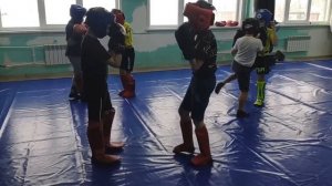 UralCoach тайский бокс, тренировка детской группы  Ведётся